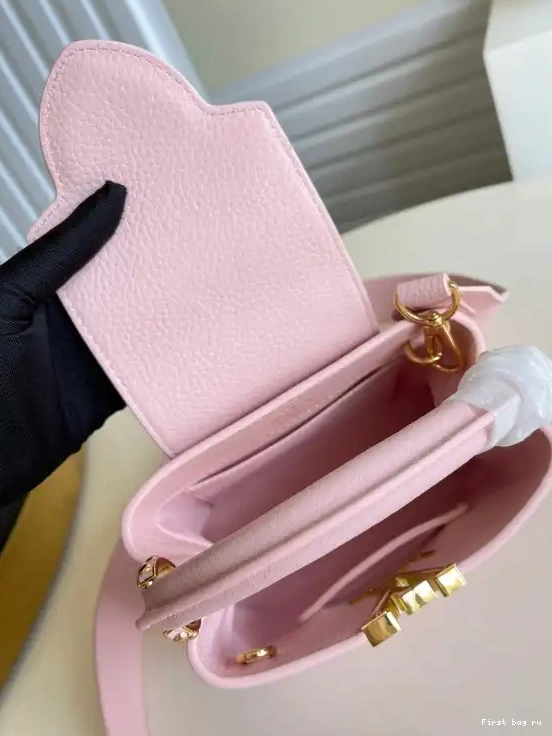 First bag ru LOUIS MINI CAPUCINES VUITTON 0623